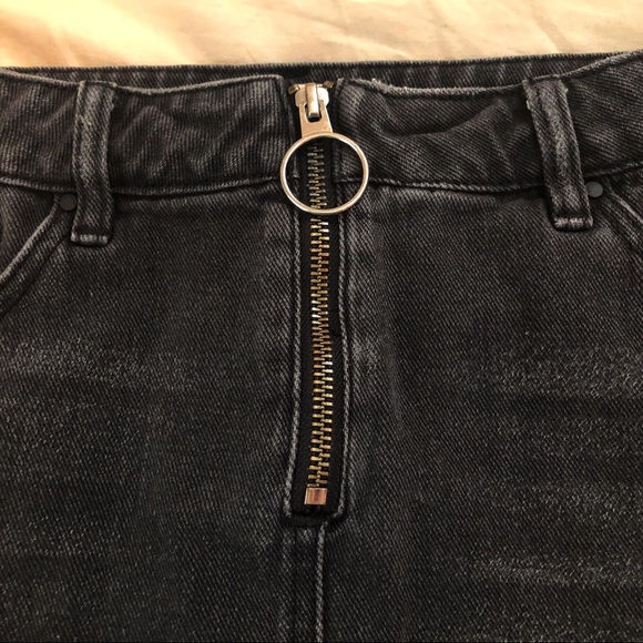 PacSun Black Raw Hem Zip Front Mini Skirt, 25 - Picture 5 of 8